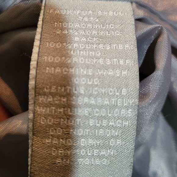 Gray Ombre Faux Fur Vest Size L - Picture 5 of 5